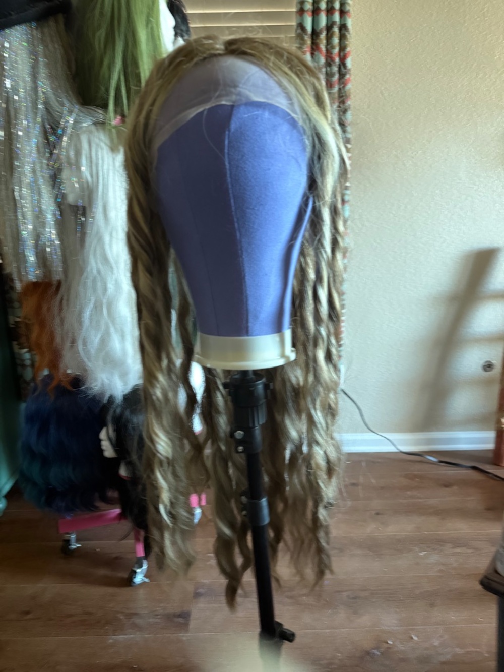 Long Curly Lace Wig Blonde Gold Pickford - Picture 3 of 6